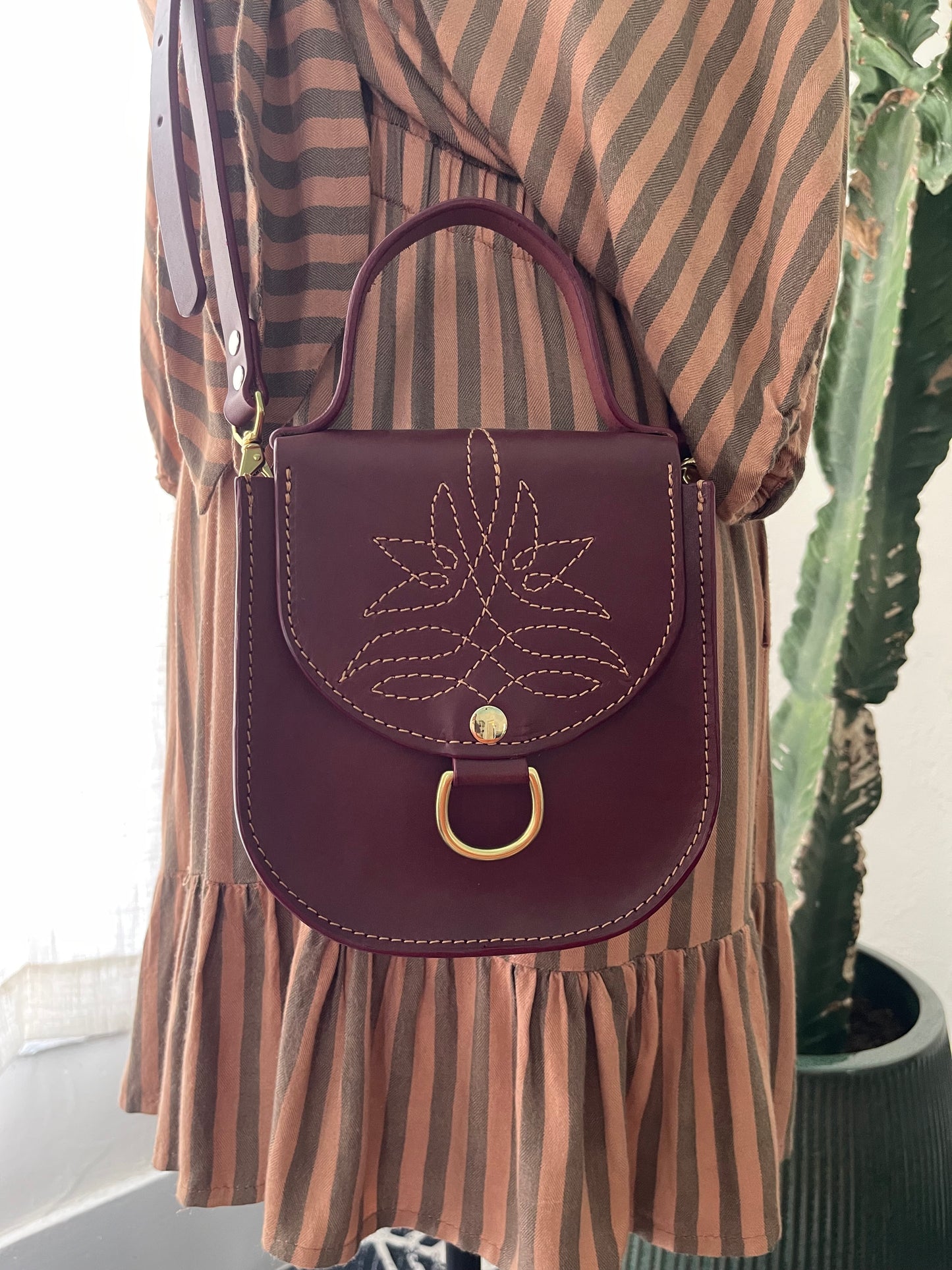 The Ellis mini Western in Oxblood