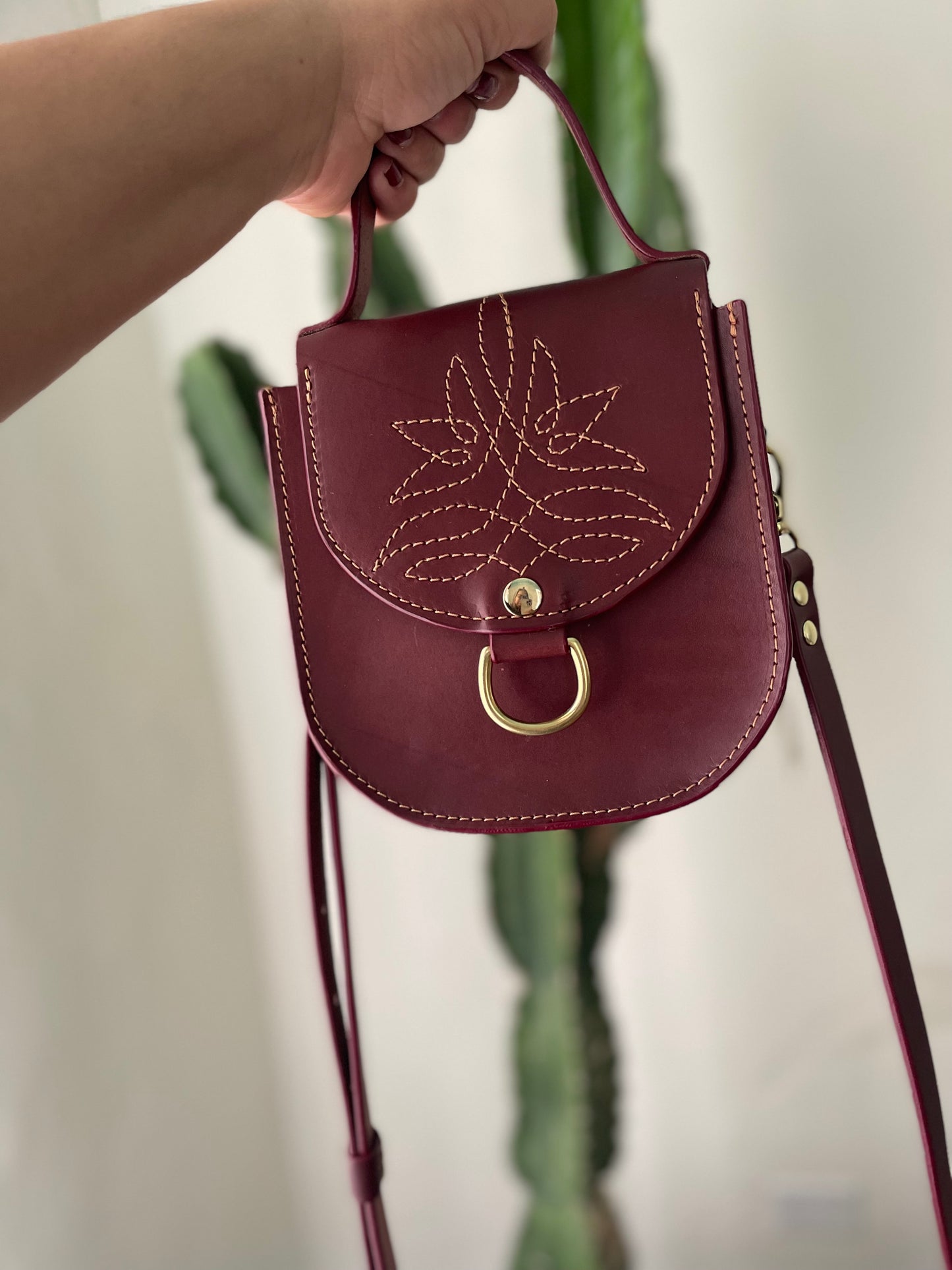 The Ellis mini Western in Oxblood